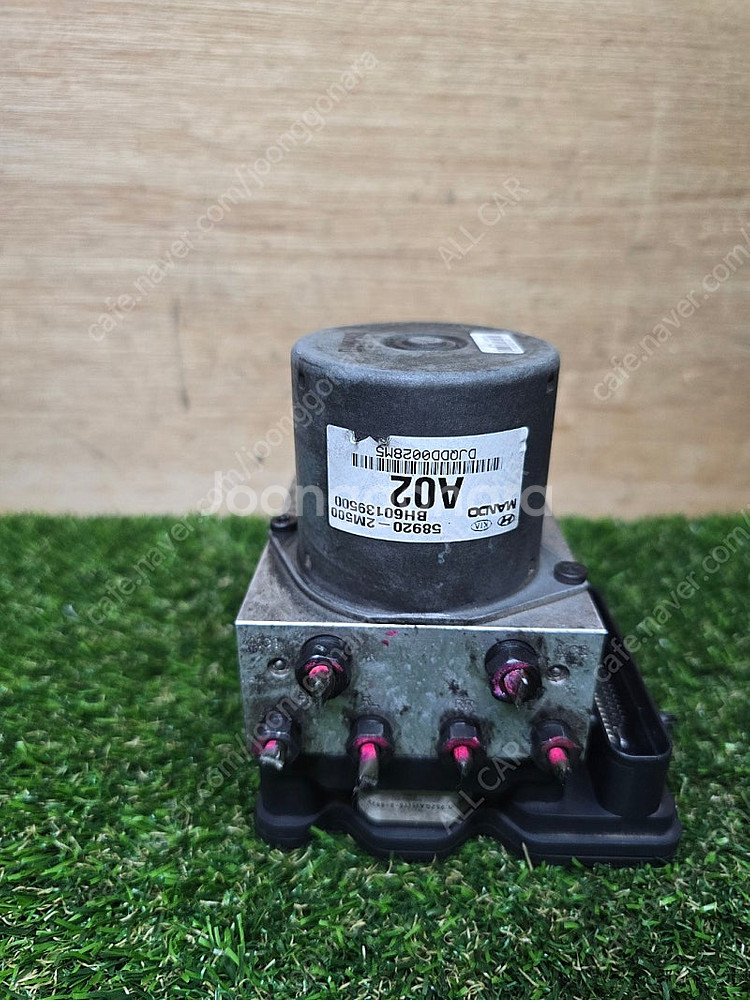 제네시스 쿠페 ABS모듈 58920-2M500 5만원--1